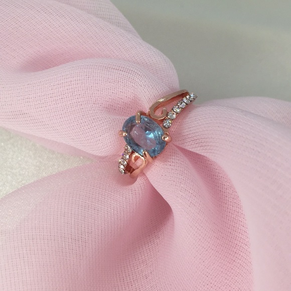 Jewelry - 18k Rose GOLD FILLED AQUAMARINE RING